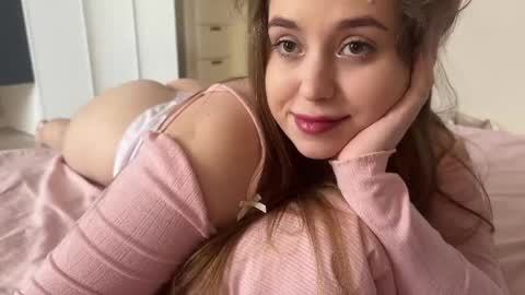 Snapshot of sofaris chatting on April 29, 10:52 am Sophy online show from April 29, 10:52 am