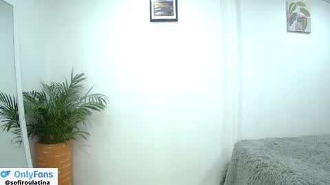 soffi_rousel_ online show from February 25, 5:25 pm