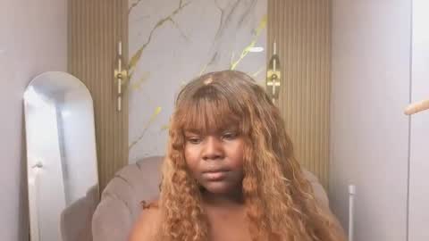 soffia_b online show from November 27, 8:22 pm