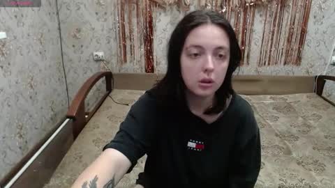 Snapshot of soffia_xo chatting on September 23, 9:56 am soffia_xo online show from September 23, 9:56 am