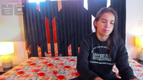 soffy and mia online show from November 22, 12:48 pm