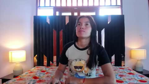 soffy and mia online show from December 16, 12:32 pm