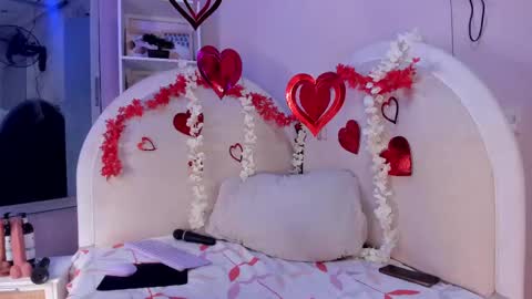 sofhia_turner online show from February 12, 12:33 pm
