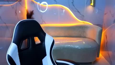 Online 800 to 1400 online show from January 10, 1:02 pm