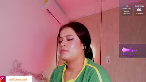 Sofi Blossom  online show from January 12, 12:49 am