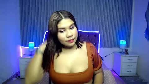 sofi_brunette_ online show from February 26, 3:16 am