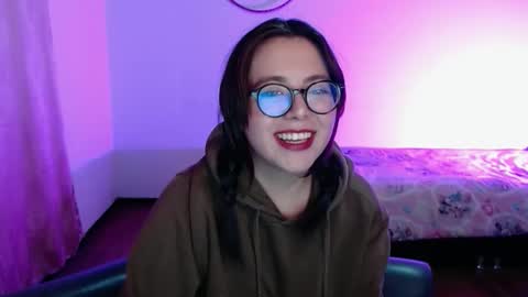 Sofi Lynch online show from January 18, 5:00 am