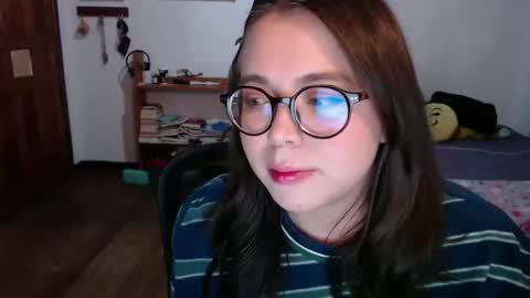 Snapshot of sofi_lynch chatting on April 14, 5:35 am Sofi Lynch online show from April 14, 5:35 am