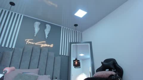 Snapshot of sofi_ramosx chatting on December 15, 7:53 pm valen online show from December 15, 7:53 pm