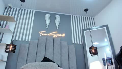 Snapshot of sofi_ramosx chatting on December 18, 10:35 pm valen online show from December 18, 10:35 pm