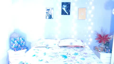 sofi smith online show from December 13, 7:32 pm