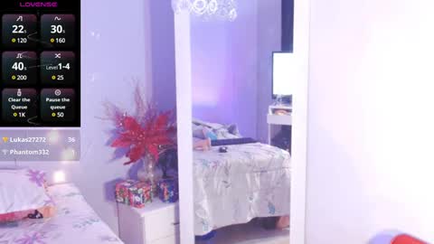 sofi smith online show from December 14, 1:39 am