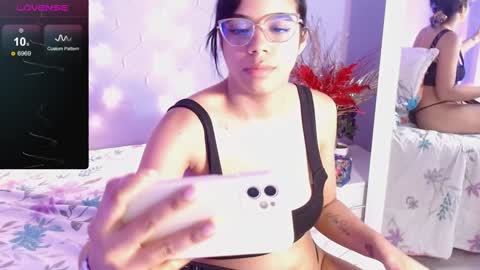 sofi smith online show from December 20, 12:52 am