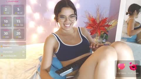 sofi smith online show from December 29, 12:30 am