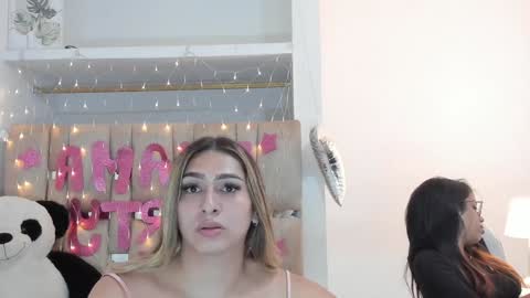sofi smith online show from January 19, 3:32 pm