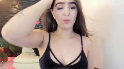 Snapshot of sofia44 chatting on November 14, 1:10 pm Skarlett online show from November 14, 1:10 pm