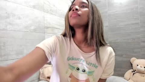 sofia86379 online show from December 15, 10:37 pm