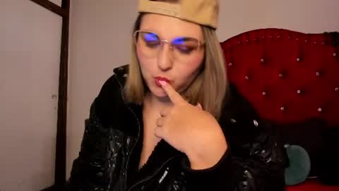 Sofia  bella online show from June 23, 6:06 pm