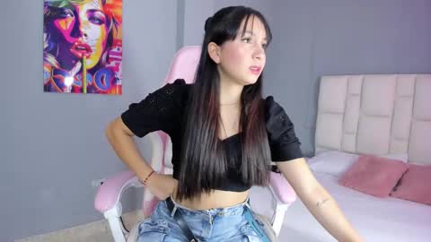 Snapshot of sofia__salazar chatting on February 8, 11:46 am sofia__salazar online show from February 8, 11:46 am