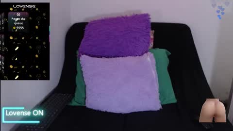 Snapshot of sofia__whitee chatting on February 1, 8:35 am sofia whitee online show from February 1, 8:35 am