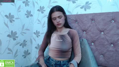 Snapshot of sofia_claark chatting on January 13, 6:38 pm Sofi online show from January 13, 6:38 pm