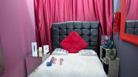 Snapshot of sofia_delrio chatting on February 21, 10:49 am Miss Sofi online show from February 21, 10:49 am