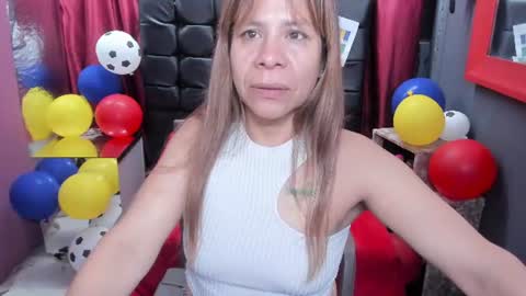 Snapshot of sofia_delrio chatting on June 25, 10:42 am Miss Sofi online show from June 25, 10:42 am
