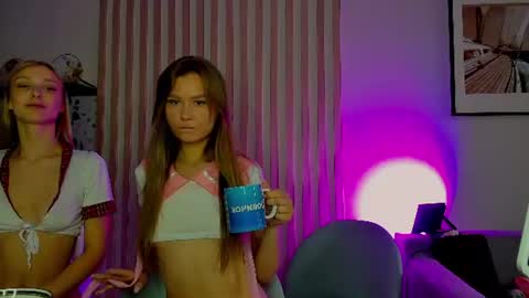 Snapshot of sofia_flowers chatting on July 20, 10:39 am sofia_flowers online show from July 20, 10:39 am