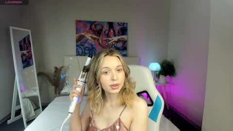 Snapshot of sofia_gaze chatting on January 12, 2:39 am Sofia Gaze online show from January 12, 2:39 am