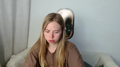 Sofia here online show from June 23, 11:58 pm