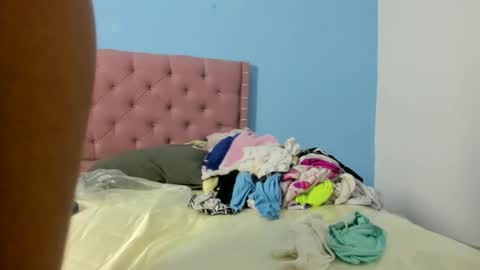 Snapshot of sofia_hot80 chatting on December 10, 11:32 am sofia_hot80 online show from December 10, 11:32 am