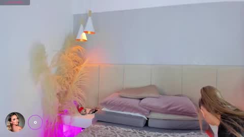 Snapshot of sofia_pamela chatting on January 17, 7:06 pm SOFIA PAMELA online show from January 17, 7:06 pm