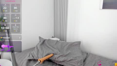 Snapshot of sofia_riveraa chatting on December 6, 4:38 pm SOFIA online show from December 6, 4:38 pm