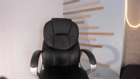 Snapshot of sofia_riveraa chatting on December 9, 8:01 pm SOFIA online show from December 9, 8:01 pm