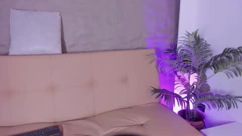 Snapshot of sofia_riveraa chatting on October 7, 8:17 pm SOFIA online show from October 7, 8:17 pm