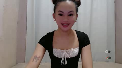 Snapshot of sofia_sweetheart18 chatting on May 13, 12:41 am sofia_sweetheart18 online show from May 13, 12:41 am