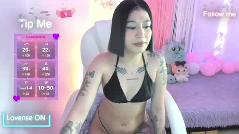 Sofia Thomson online show from April 7, 9:32 am