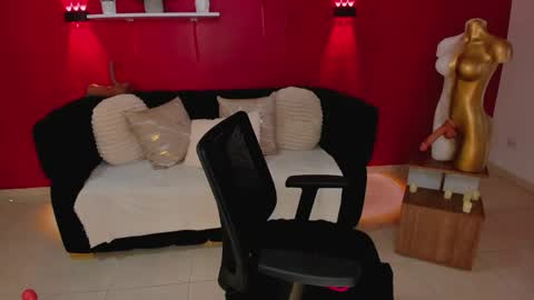 Snapshot of sofia_velvetx chatting on May 6, 3:39 pm sofia_velvetx online show from May 6, 3:39 pm