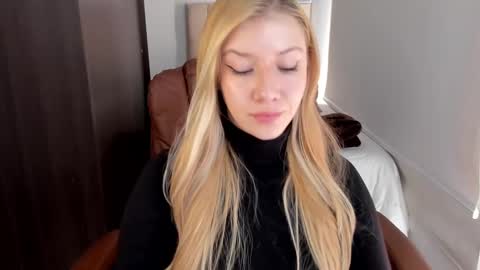 Snapshot of sofia_woodss chatting on December 29, 6:49 pm Sofia online show from December 29, 6:49 pm