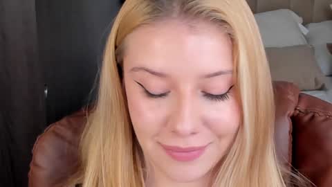 Snapshot of sofia_woodss chatting on January 5, 4:06 pm Sofia online show from January 5, 4:06 pm