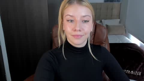 Snapshot of sofia_woodss chatting on January 10, 6:06 pm Sofia online show from January 10, 6:06 pm
