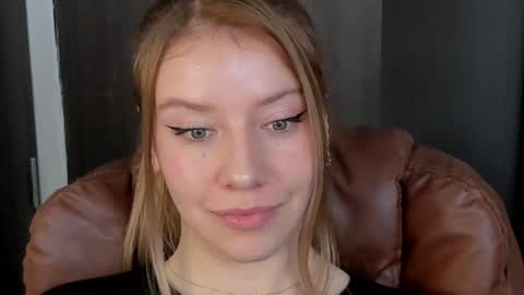 Snapshot of sofia_woodss chatting on January 14, 3:36 pm Sofia online show from January 14, 3:36 pm