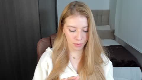 Snapshot of sofia_woodss chatting on January 24, 3:02 pm Sofia online show from January 24, 3:02 pm