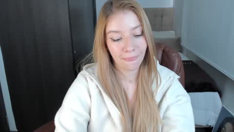 Snapshot of sofia_woodss chatting on January 24, 6:04 pm Sofia online show from January 24, 6:04 pm