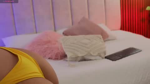 Snapshot of sofiaa_cortes chatting on August 4, 11:24 am Sofi online show from August 4, 11:24 am