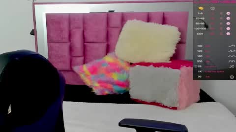 Snapshot of sofiaa_latiin chatting on March 5, 10:10 pm sofia online show from March 5, 10:10 pm