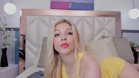 Snapshot of sofiaa_morris chatting on February 11, 7:30 pm Sofia online show from February 11, 7:30 pm