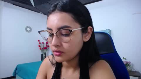 Snapshot of sofiaasexy19 chatting on February 4, 11:05 am Sofia online show from February 4, 11:05 am