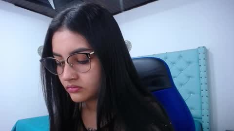 Snapshot of sofiaasexy19 chatting on February 5, 10:53 am Sofia online show from February 5, 10:53 am