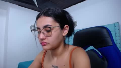 Snapshot of sofiaasexy19 chatting on February 6, 11:02 am Sofia online show from February 6, 11:02 am